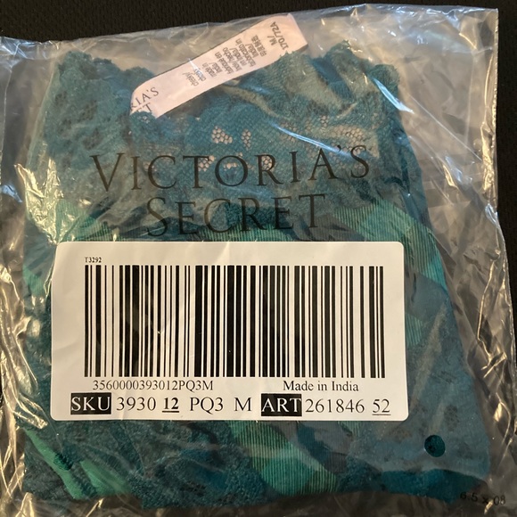 NWT Victoria’s Secret Medium Cheeky Cheekster Panties Green Plaid - Picture 6 of 6